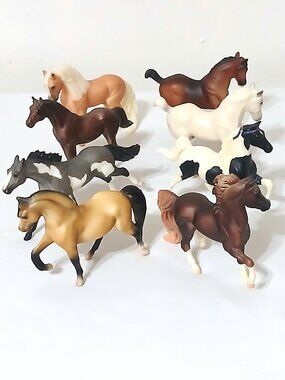 Breyer Mini Horse Lot – Vintage Mini Whinnies (1975–1999) – 8 Pieces